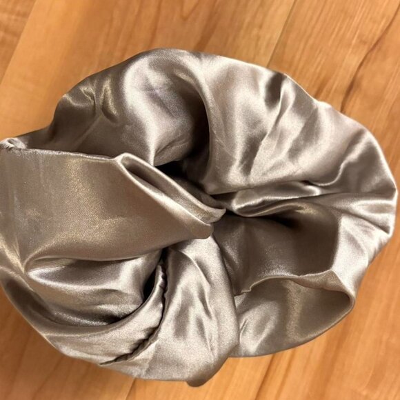 Grey satin beanie #winteraccessories - Picture 2 of 2